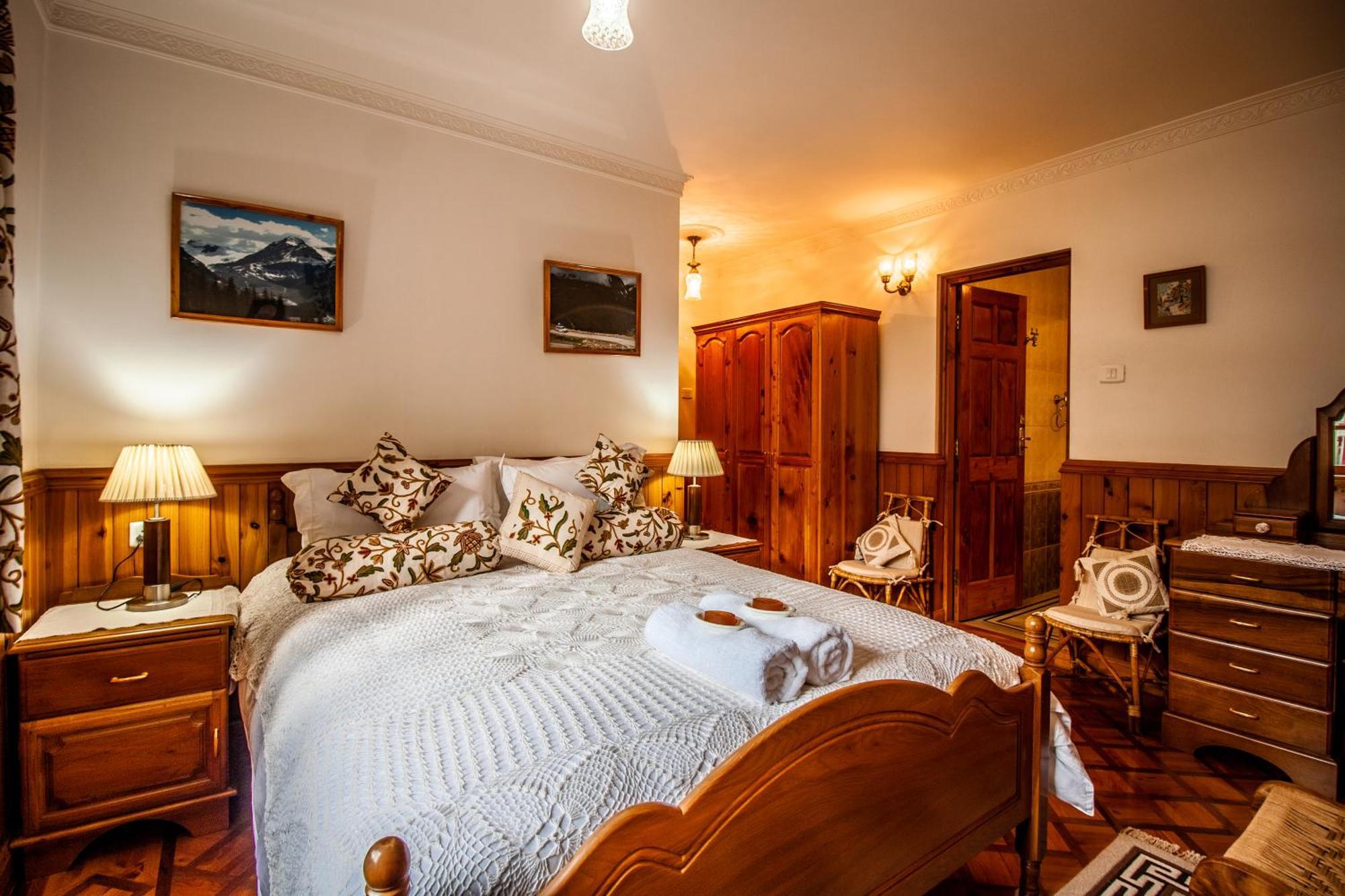 Silverstone Mansions Apartment